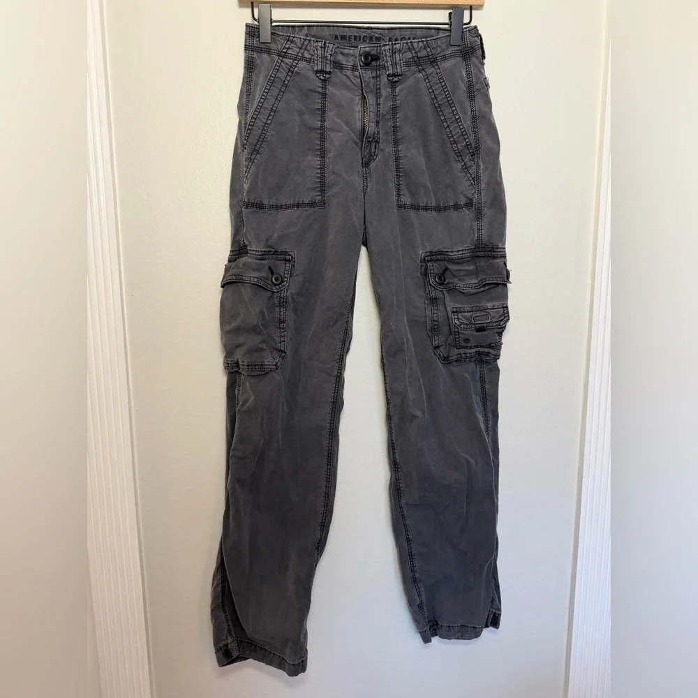 American Eagle Women’s Gray Cargo Pants - Size 2